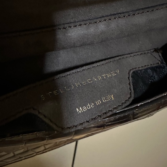 Stella McCartney Metallic Croc Embossed Faux Leather Crossbody Bag on Chain - Picture 9 of 9